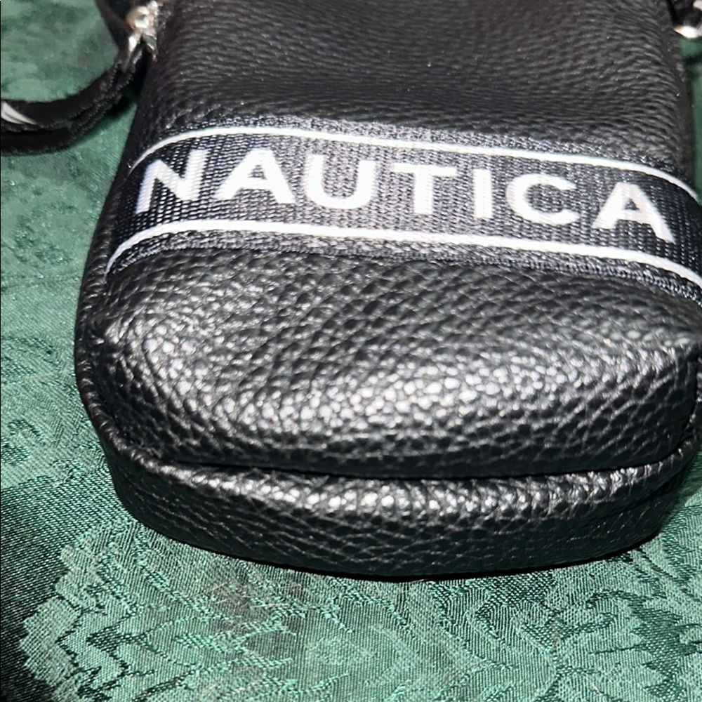 Nautica PEBBELED EMBORIDERED LOGO
CROSSBODY PHONE BAG - Picture 6 of 13